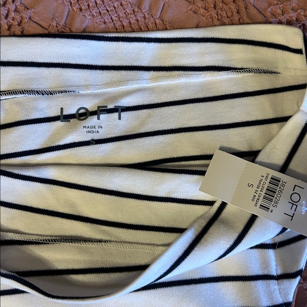 Striped One Shoulder Sleeveless Top - Picture 5 of 6